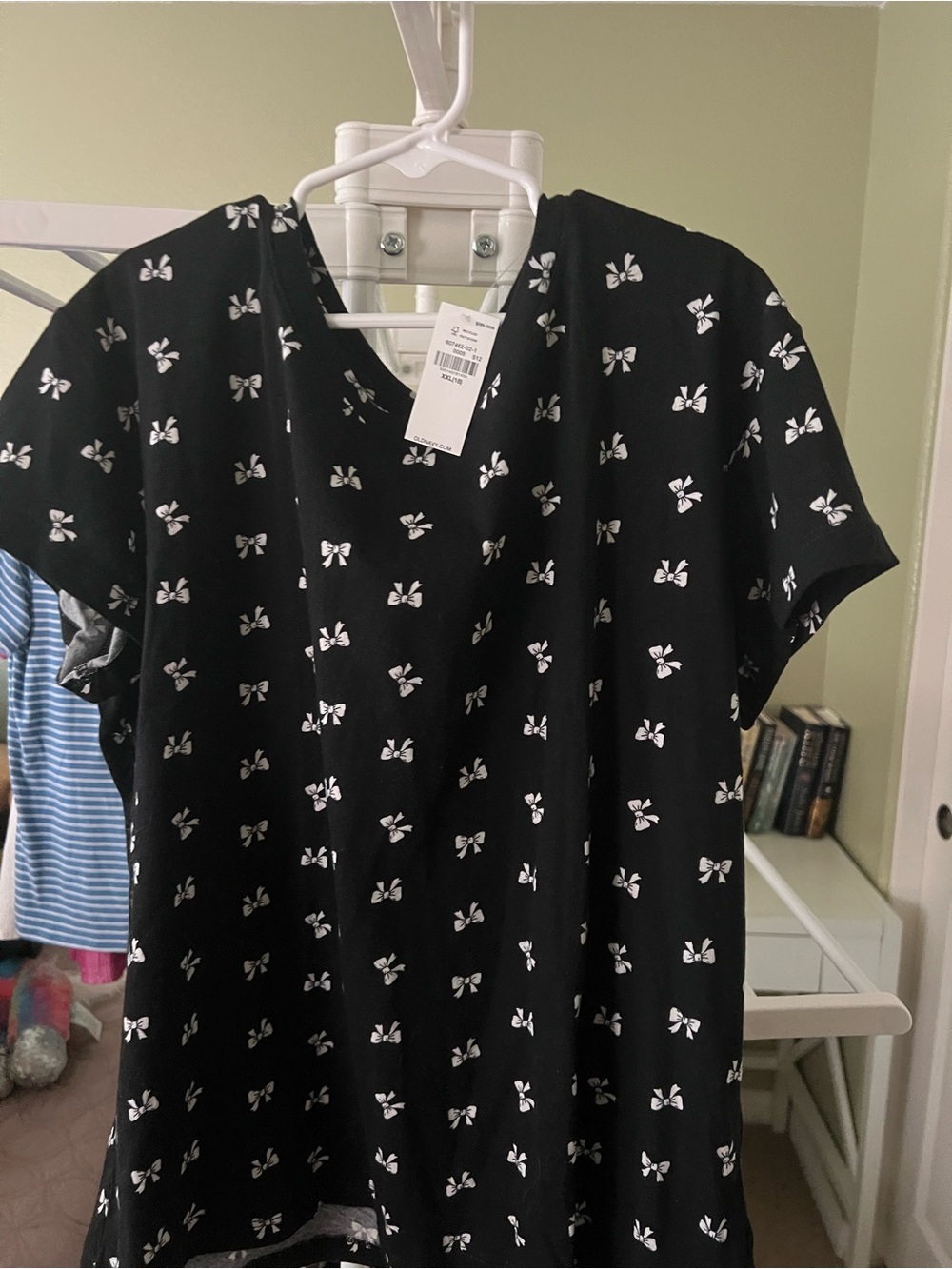 Old Navy Girls Tees Bow print & Heart print